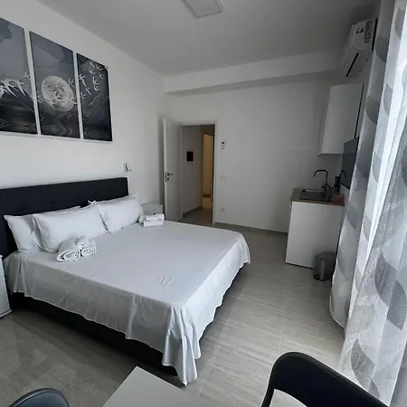 La Marina Howme Torre A Mare